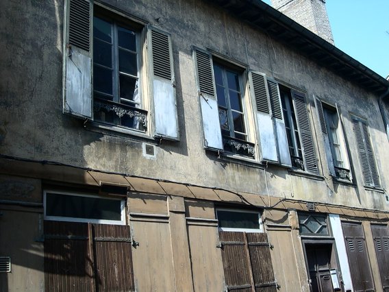  maison ancienne avec volets